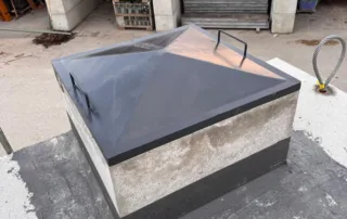 Schacht-Abdeckung mit Griffen