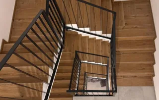 Treppengeländer schwarz